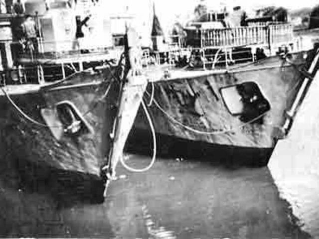 Raumboots tied up to the Albert pier